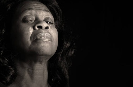 Femme afrique triste